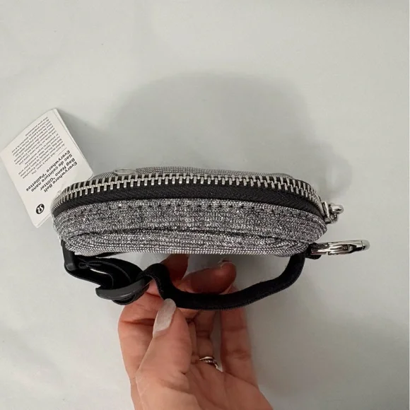 Lululemon Everywhere Belt Bag Nano Glitter Dark Silver NWT - Picture 4 of 10